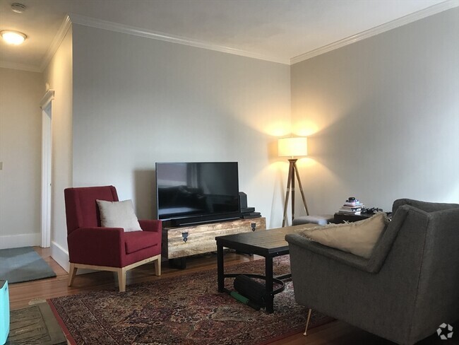 Building Photo - 34 S Russell St Rental