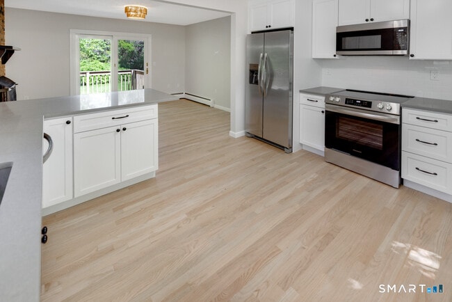 Photo - 10 Meadow Ln