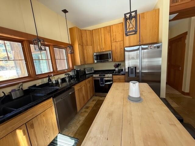 Photo - 150 Woodcrest