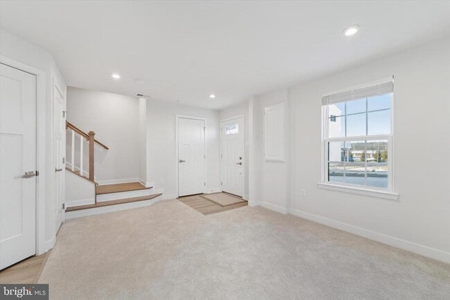 Photo - 208 River Birch Wy