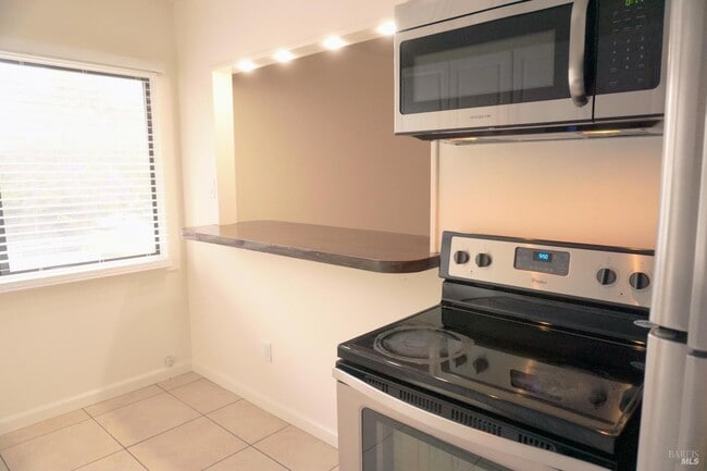 Building Photo - 212 S E St Rental