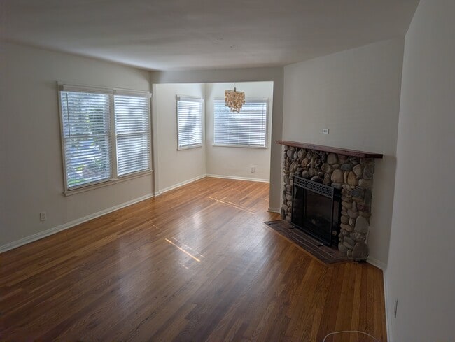 Photo - 1007 Pacific St Unit A