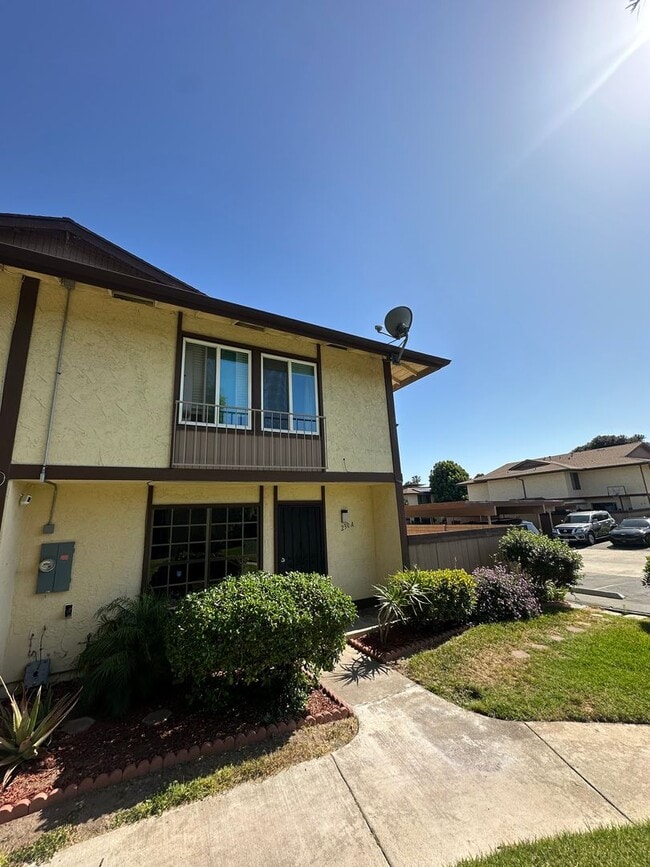 Photo - 230 Regency Ct Unidad A