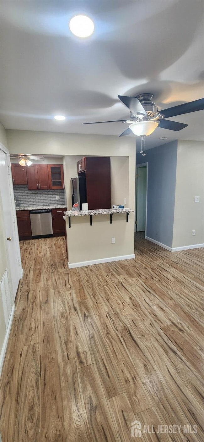 Building Photo - 420 College Dr Rental