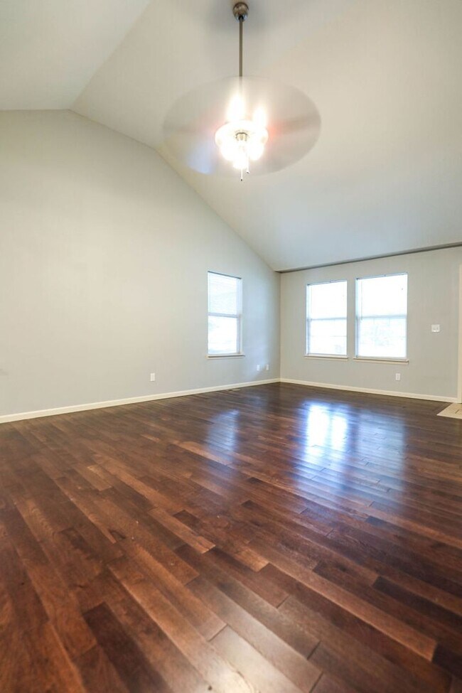 Photo - Beautiful & Charming 4 Bed / 2 Bath Home –...