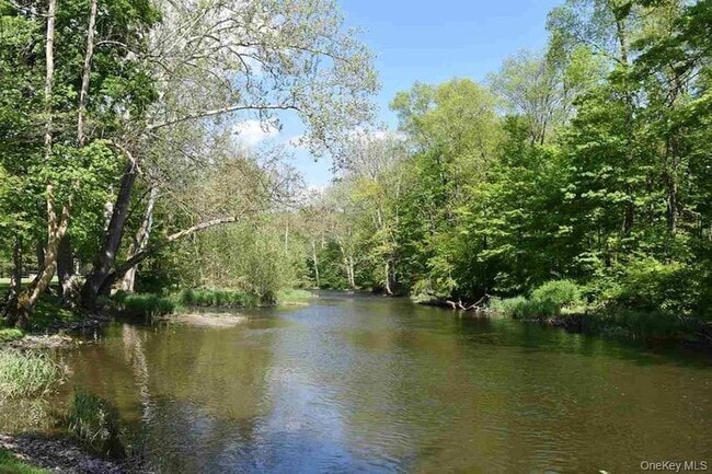 Photo - 222 Hurley Rd