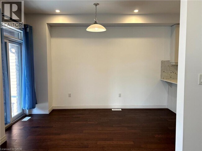 Photo - 30 Times Square Blvd