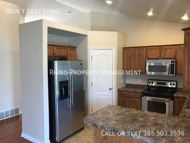 Photo - 1919 N Sego Lilly Dr