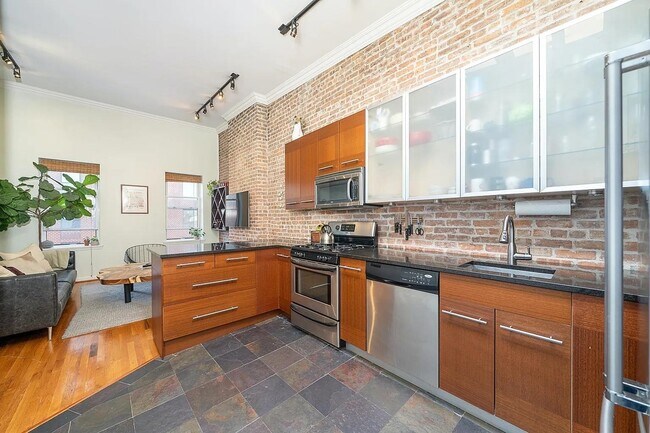 Photo - 68 Park Ave Unit 8