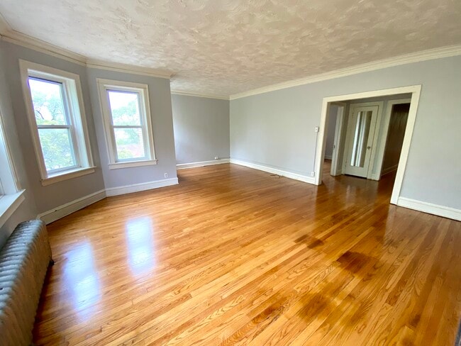 Photo - 7931 S Manistee Ave Unit 2S