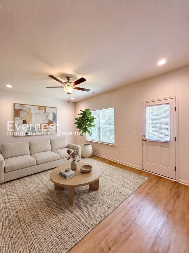 Photo - 3 Bed, 2 Bath Home with Garage / Pet-Friendly / Vouchers Accepted / Coming Soon!