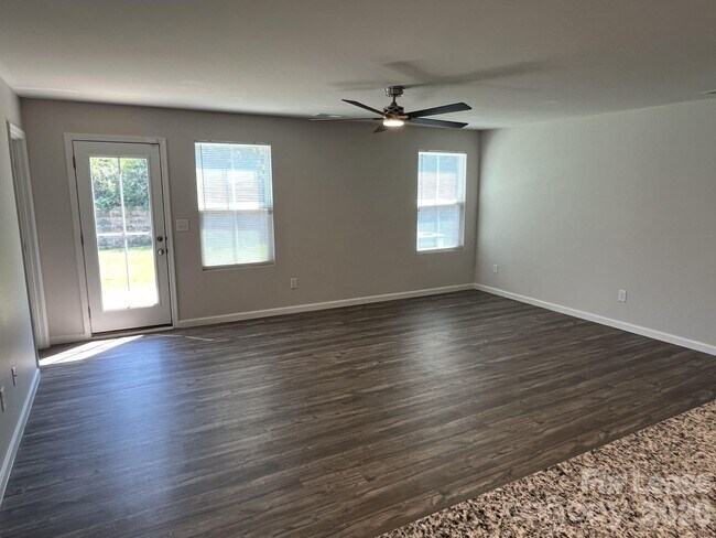 Photo - 4320 Bowline Dr