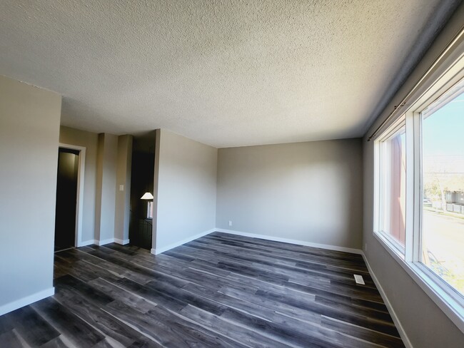 Photo - 9550-9153 153 St NW Unit R-1