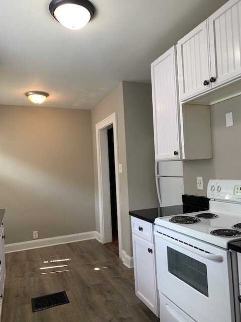 Photo - 744 Berkley Rd