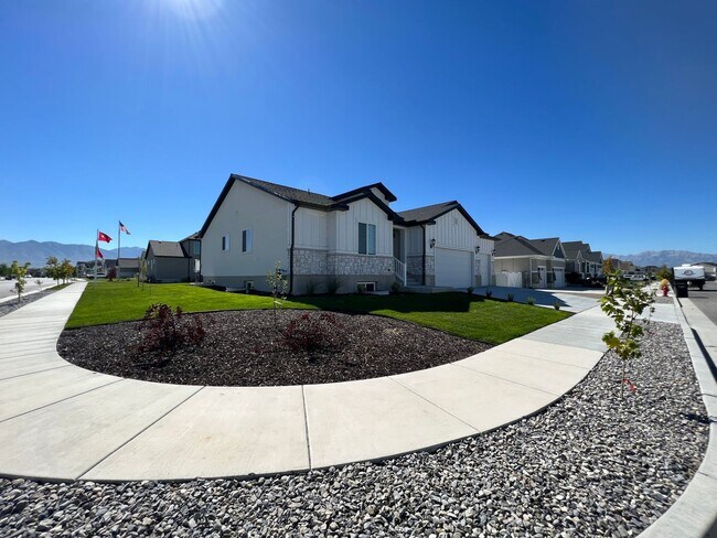 Photo - 6 Bedroom 3 Bathroom Home in Stansbury Par...
