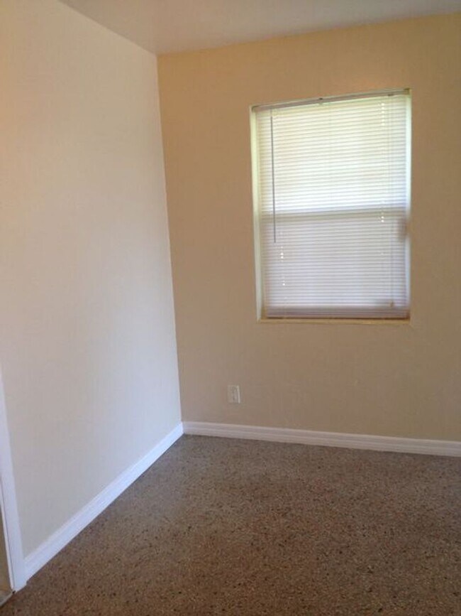 Photo - 5116-5118 Canal Rd Unidad CA-2