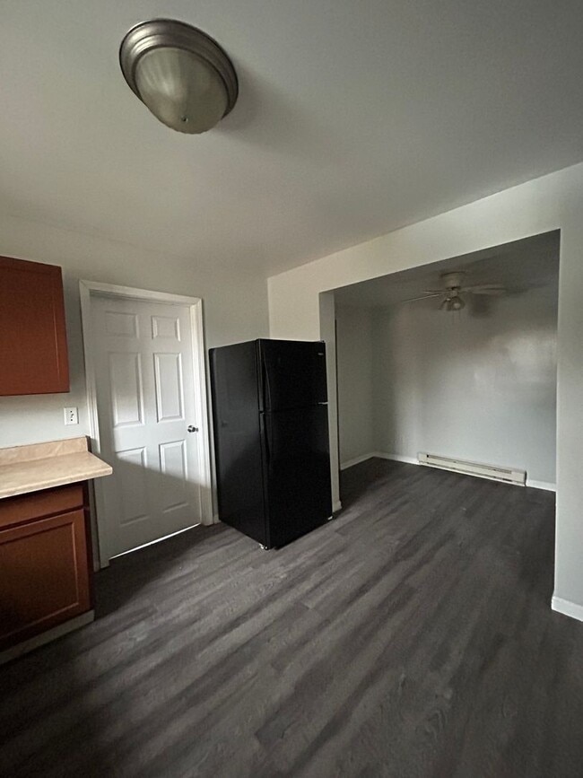 Photo - 105 W Emeline St Unit A