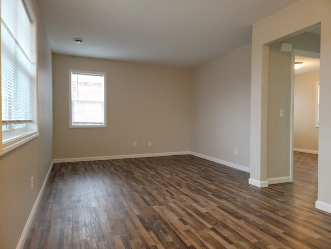 sala de estar - 316 Lewis St S