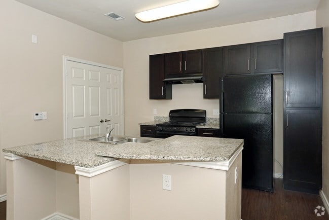 915SF_Two Bedroom_Kitchen