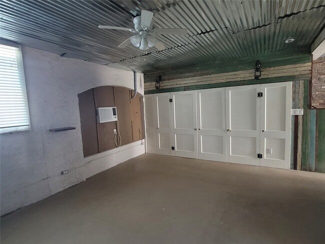 Photo - 1407 Broadway Avenue J