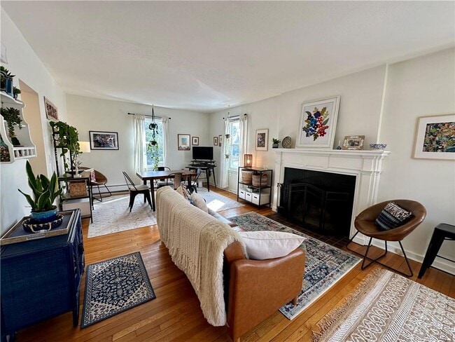 Photo - 542 Angell St