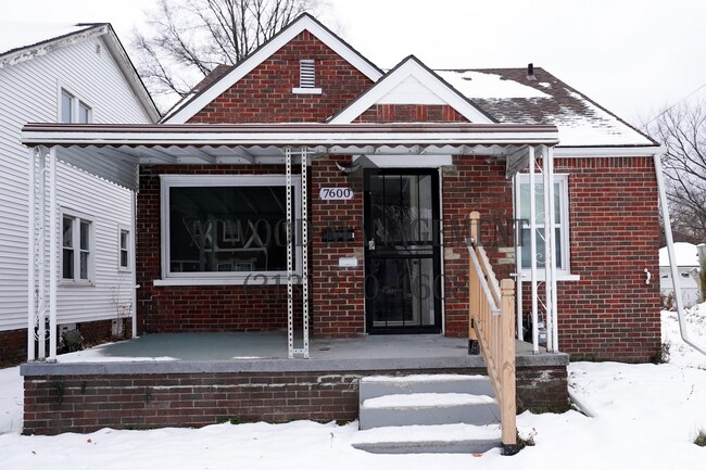 This beautifully updated 3-bedroom, 1-bath single-family home is ready for move-in! - This beautifully updated 3-bedroom, 1-bath single-family home is ready for move-in!