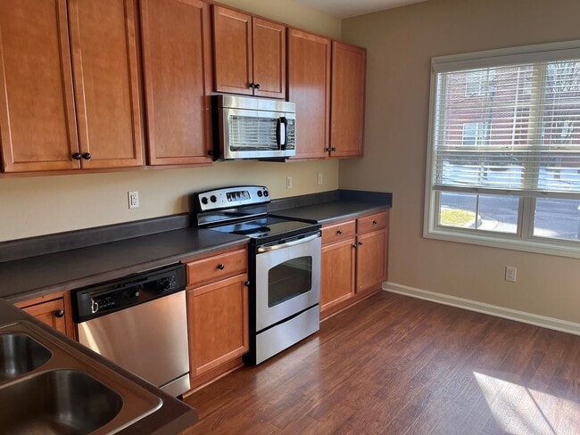 2030 Highland Village Dr