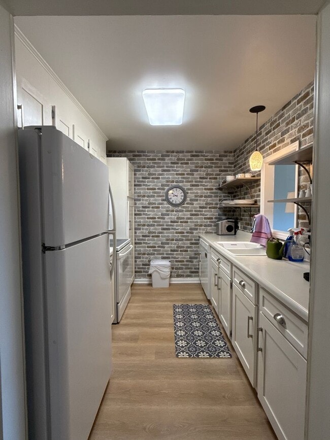 Photo - COMIN GSOON: Condo in Myers Park!