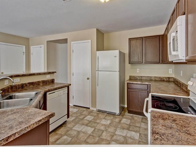 Photo - 11167 W Garfield St