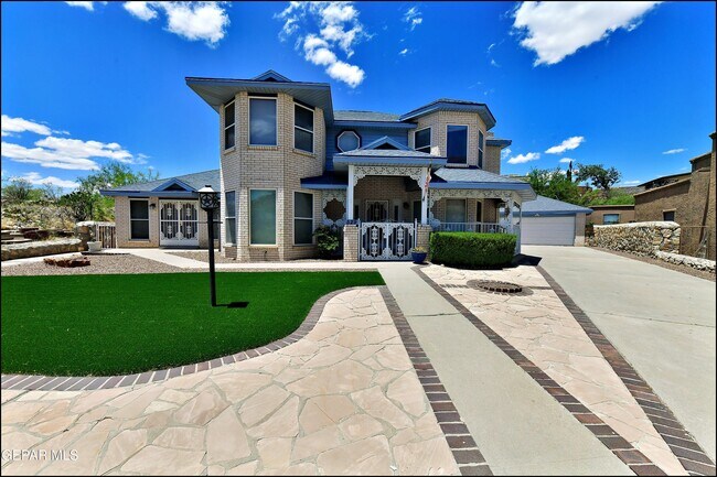 Photo - 529 Castlerock Ln