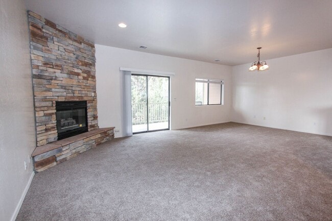 Photo - 3 bed 3 bath Townhome in Boulder Park