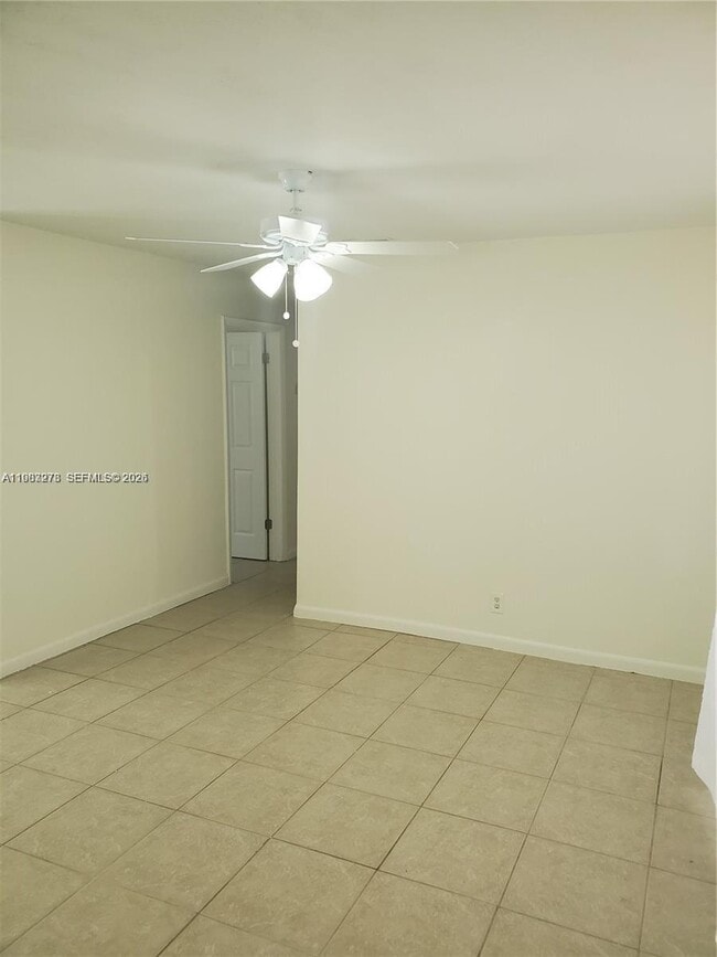 Photo - 831 SW 14th Ct