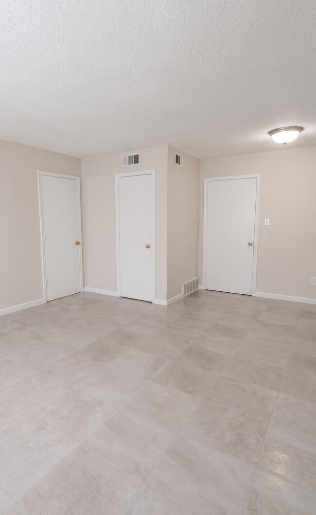176 Hillview Ave Unit 2