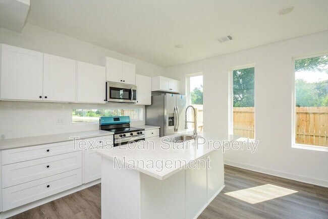 Photo - 4358 Clover St Unit A