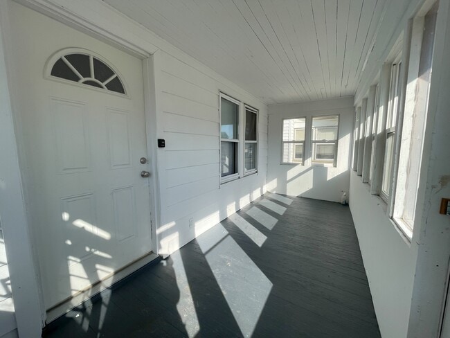 Photo - 3131 Enright St