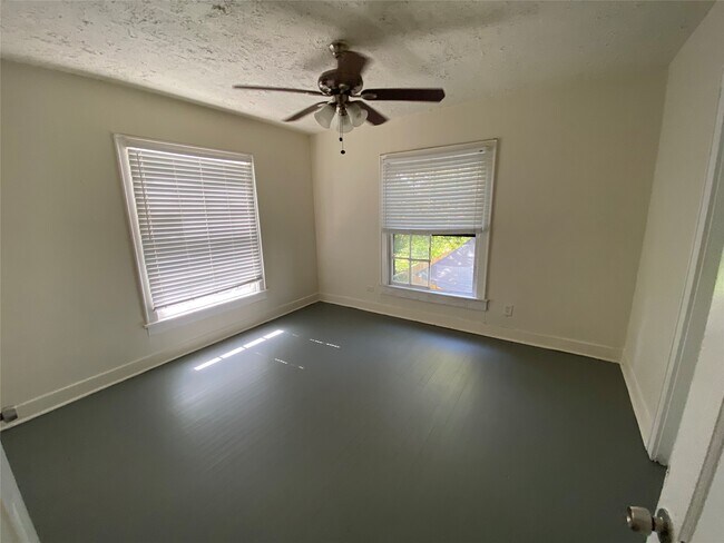 Photo - 109 Bryan St Unit 04