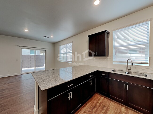 Photo - 684 W Laredo Ave