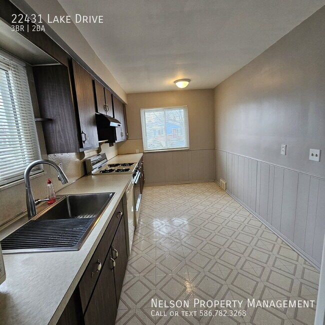 Photo - 22431 Lake Dr