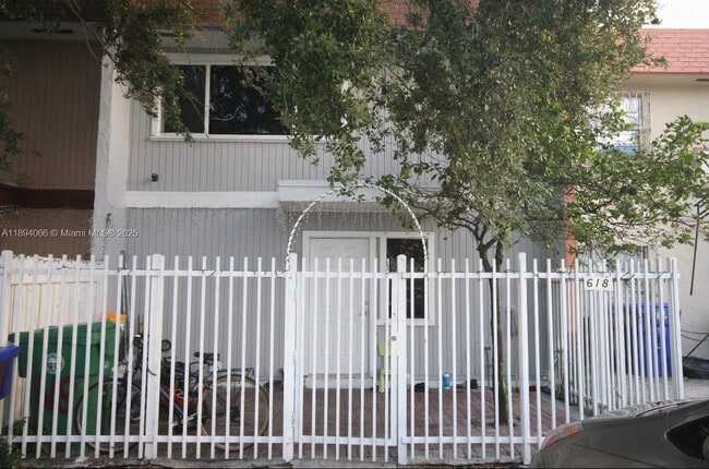 Building Photo - 618 NW 11th St