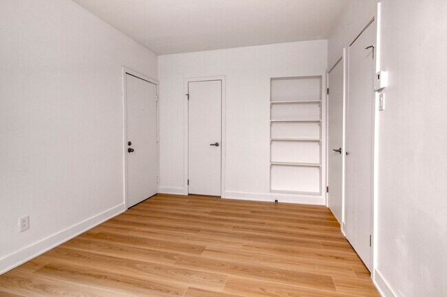 Photo - 3421 Rue Durocher Unit 304