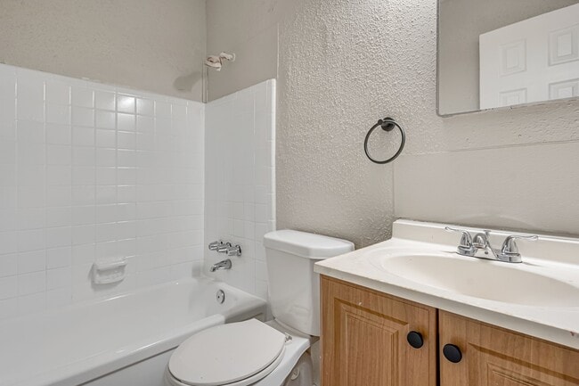 Photo - 4720 Carmen St