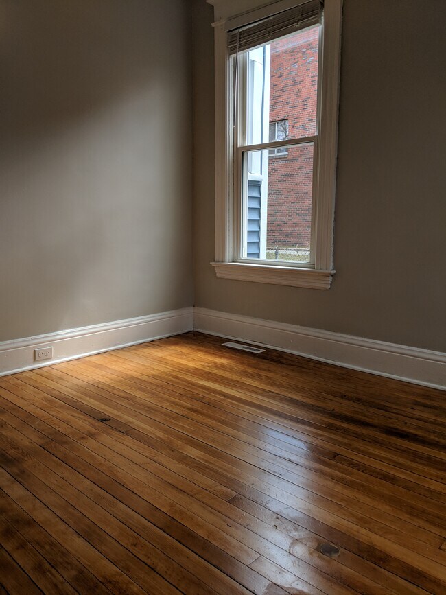 Bedroom 3 - 32 Pawling Avenue