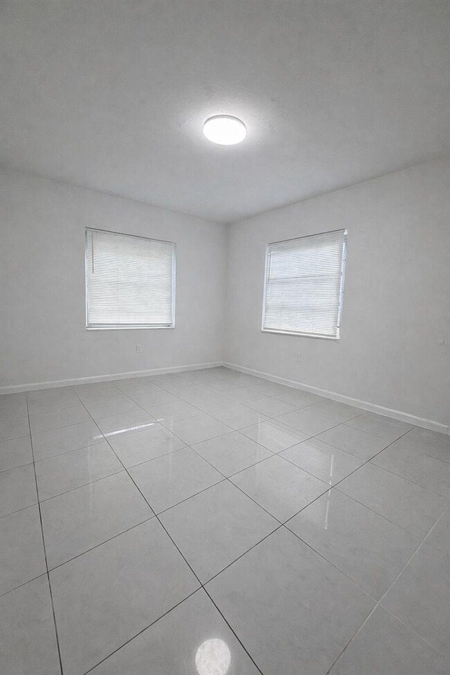 Photo - 1942-1946 Funston St Unit 1-5