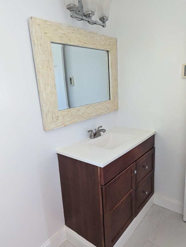 Photo - 511 Maple Ave