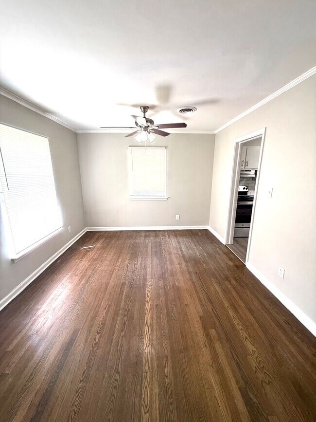 Photo - 1805 Gillespie Dr