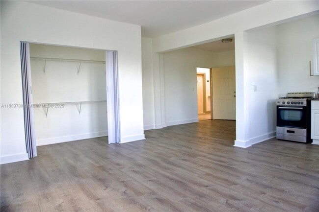 Building Photo - 501 SW 6th Ct Unit 326 Rental