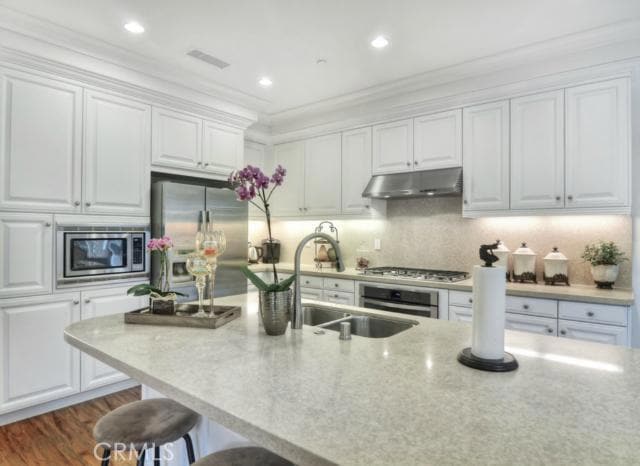 Building Photo - 41 Bianco