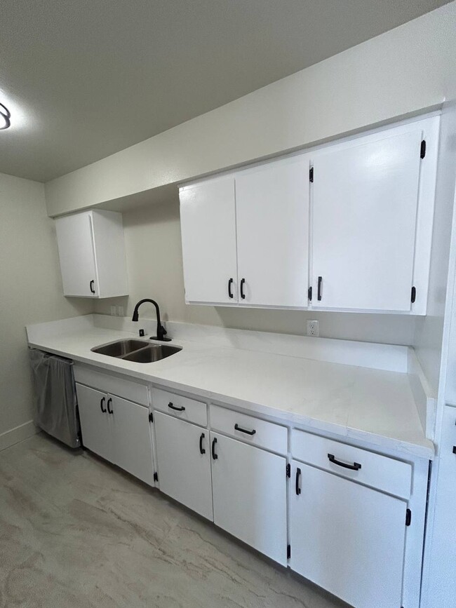 Photo - 4455 E Clay Ave Unidad 4455 E Clay Ave #C