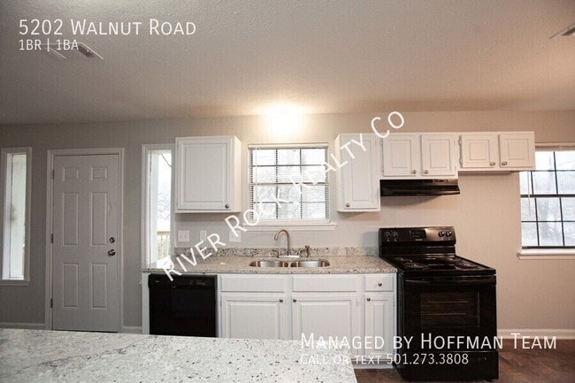 5202 N Walnut Rd