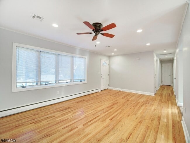 Photo - 16 Amelia St